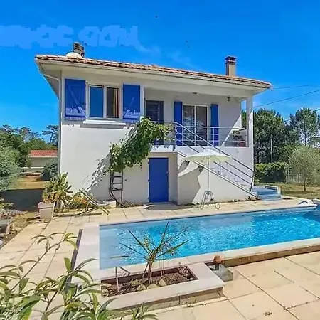 La Maison Bleu *