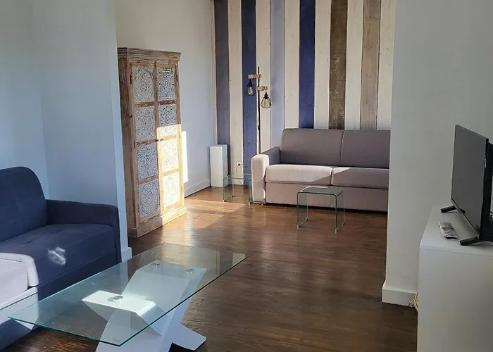 아파트 La Maison Bleu 몽탈리베-레-방